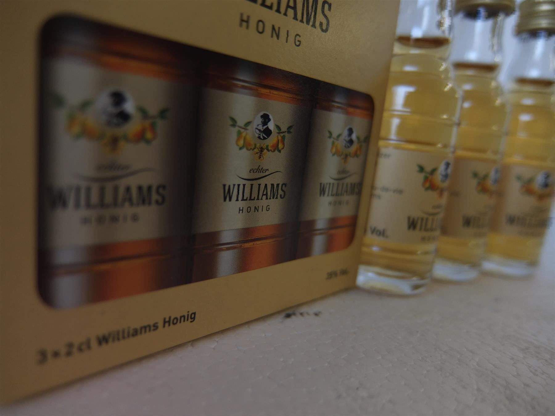 Williams Bevande alcoliche: Echter Williams Honig  35% Trio 3x2cl... – Nuovo e nell'imballaggio originale da Wöschnau venduto da Vinsale 5