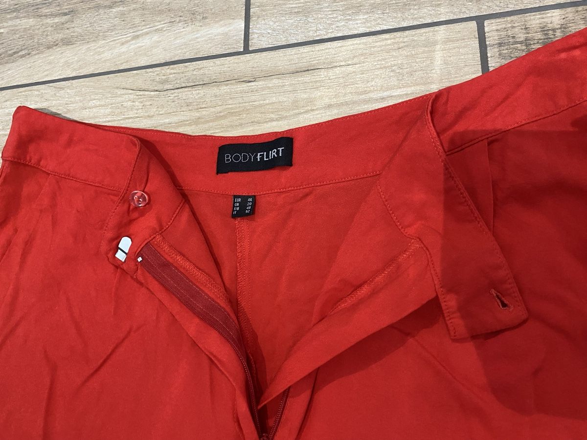 Pantaloni: Kurze Hose rot Grösse 46 neu – Nuovo (secondo la descrizione) da Hausen AG venduto da corinne_g 1