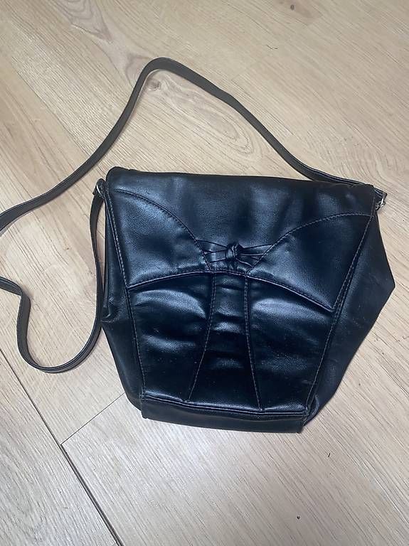 Taschen für Damen: Handtaschen – Gebraucht aus Stein am Rhein von kar_9lmg 2