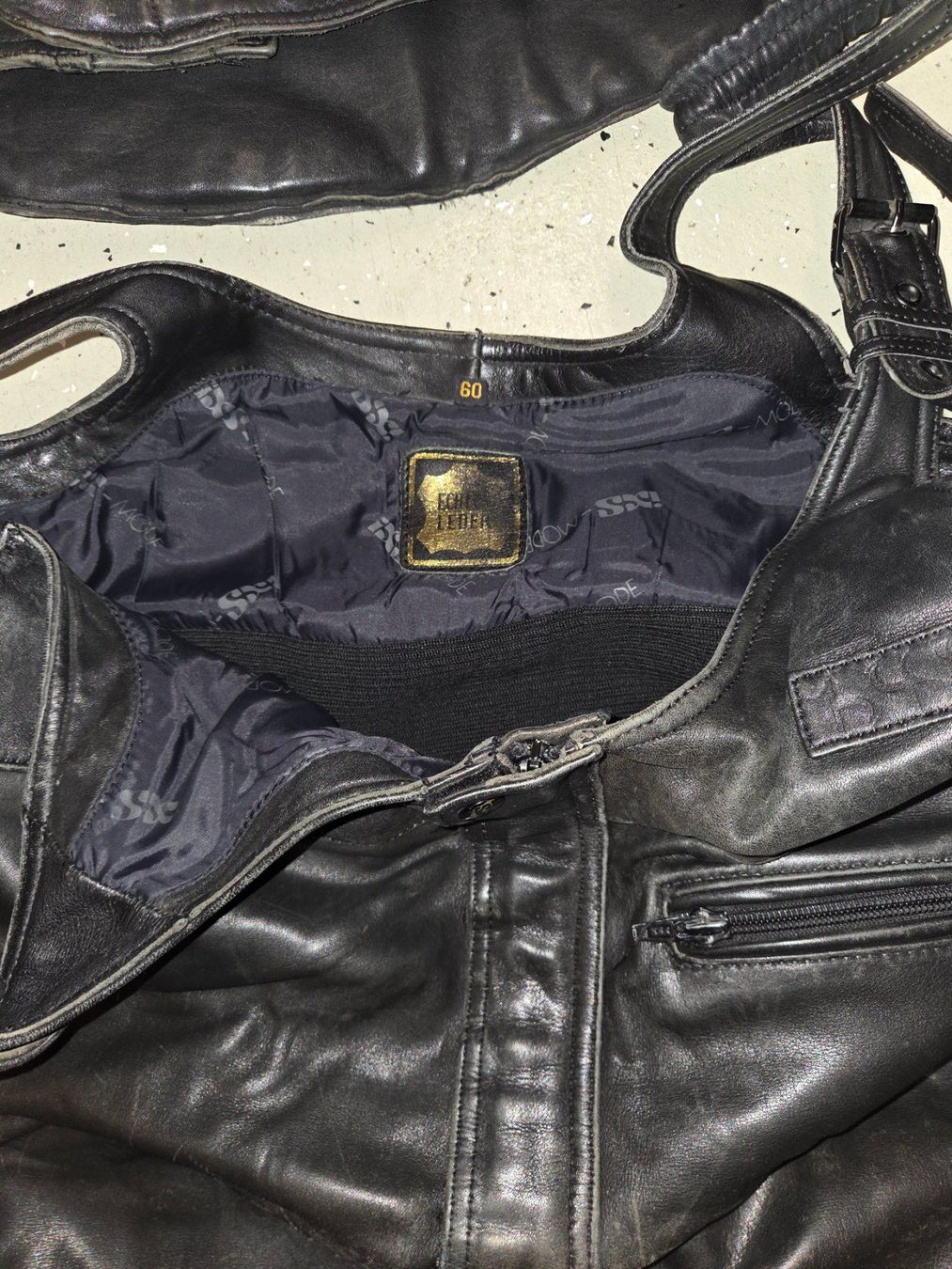Lotti di vestiti: Motorradkleider Set, echtes Leder, 80ies – Usato da Zürich venduto da Ouuipouui 5