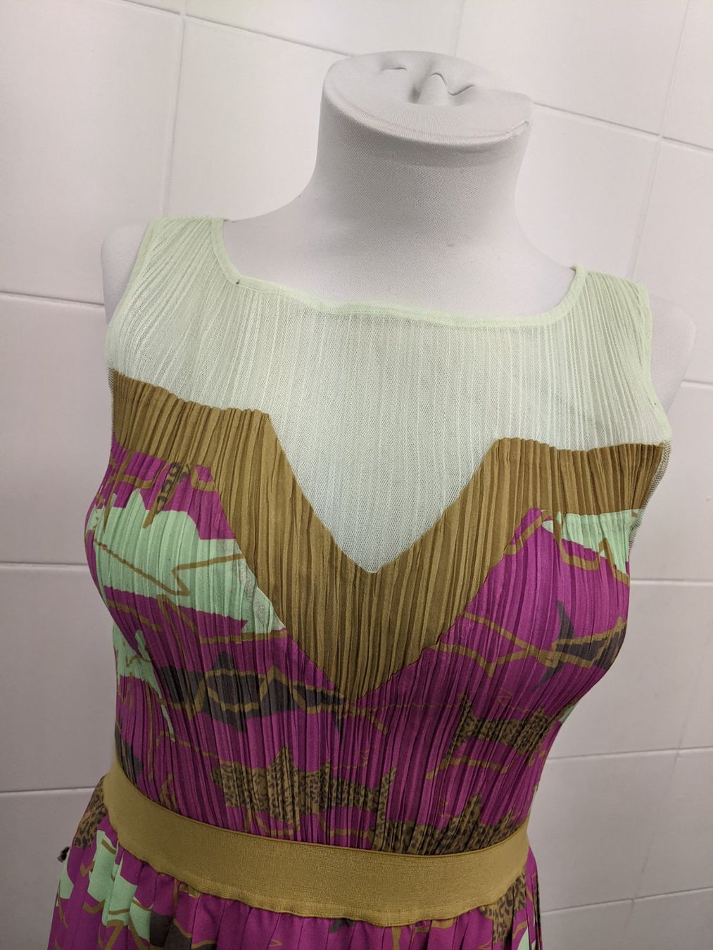 Vestiti: Farbiges Damenkleid Gr 38 / 40 – Nuovo (secondo la descrizione) da Langnau am Albis venduto da Judithsebi 1