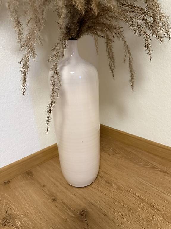 Vase & Récipients: Hohe weisse Vase mit Pampasgras – D'occasion à Winterthur par fij_f65r 2