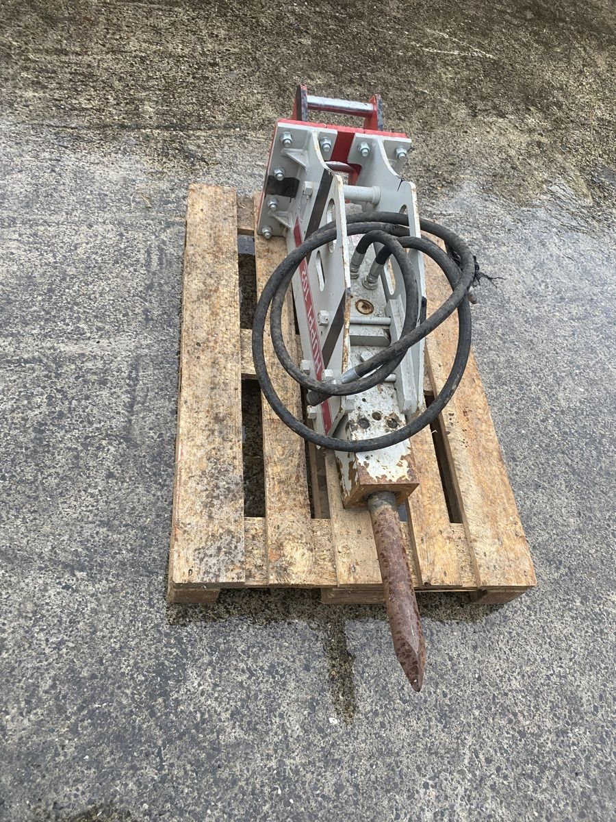 Takeuchi Escavatori: Huppi TB 125 Spitzhammer Bagger – Usato da Menzingen venduto da Edelmuni7 1