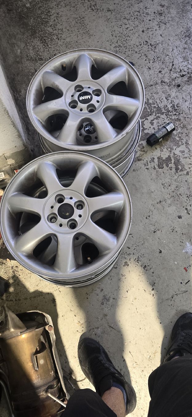 Cooper Pneus & Roues: mini cooper felgen – D'occasion à Wil SG par tot_jl8b 1