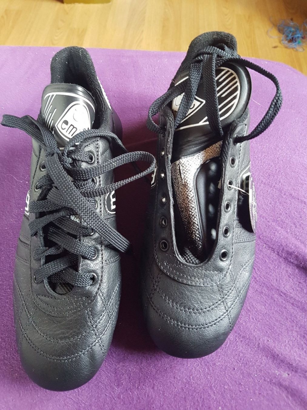 Scarpe da uomo: Fussballschuh aemmeby Silon gr 40 G – Nuovo (secondo la descrizione) da Schwarzenburg venduto da Flamingo07