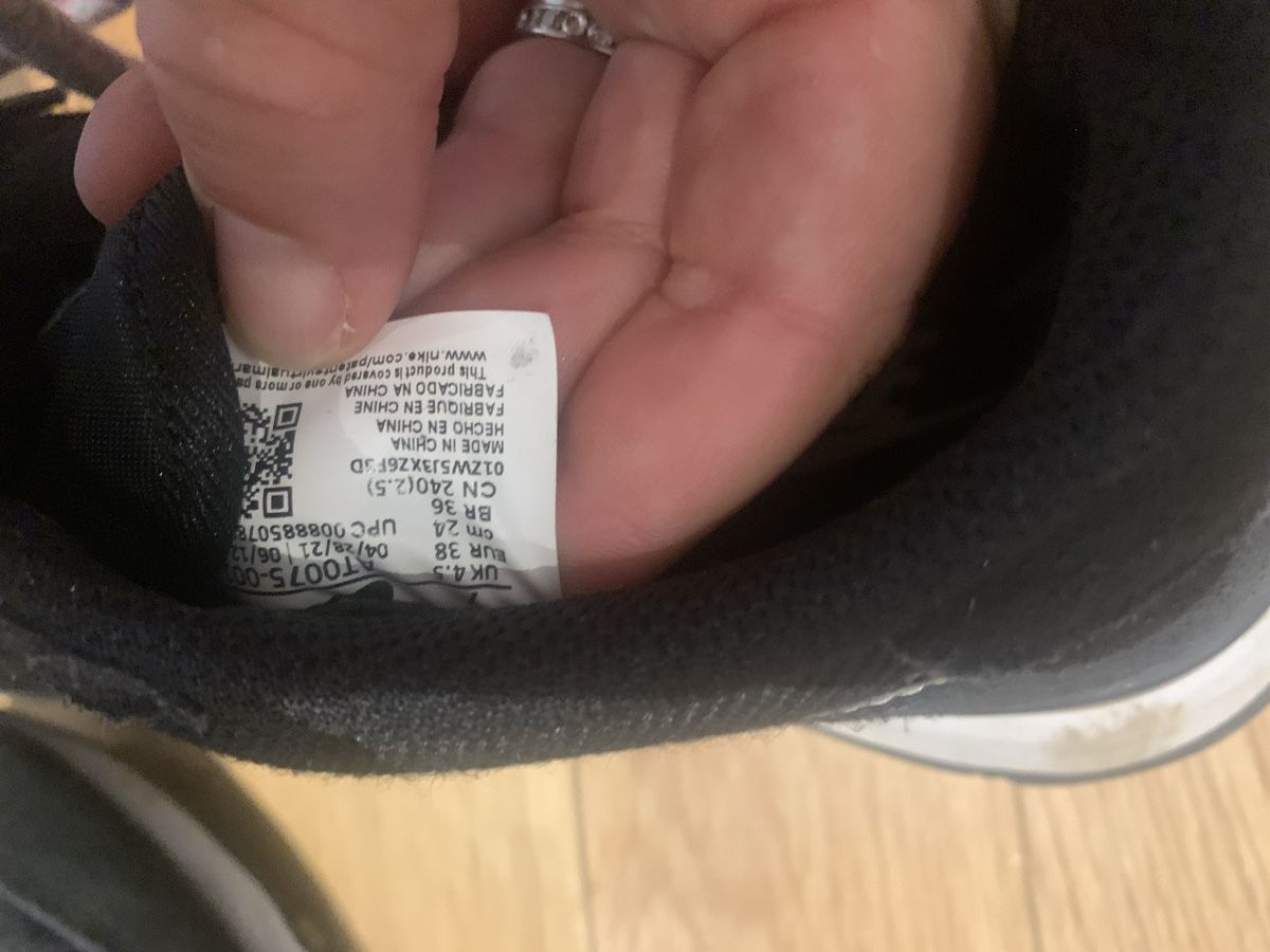 Nike Scarpe da uomo: Nike Turnschuhe dunkelblau/silber – Usato da Zürich venduto da baby0022 3
