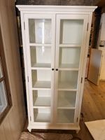 Vitrine weiss mit Glastüren 2 Fächer guter Zustand