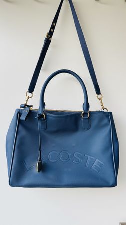 SALE! Sac à main Lacoste bleu marine élégant
