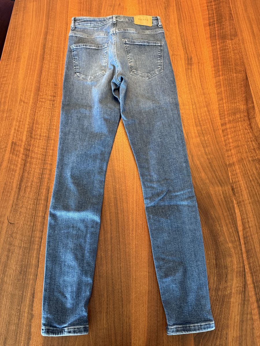 Vero Moda Jeans: Aware Jeans von Vero Moda, Grösse S/32, NEU – Neu (gemäss Beschreibung) aus Brüttisellen von Molemo 3