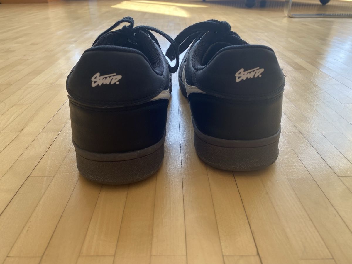 Scarpe da uomo: Schwarze Schuhe Grösse 45 – Usato da Sitterdorf venduto da SecondHandRe 2