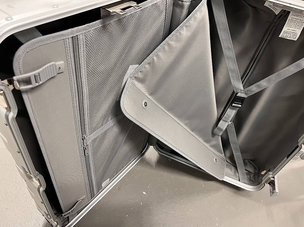 Reisekoffer: Muji Aluminiun Rollkoffer, 60 Liter – Gebraucht aus Zürich von joe_zh8048 4