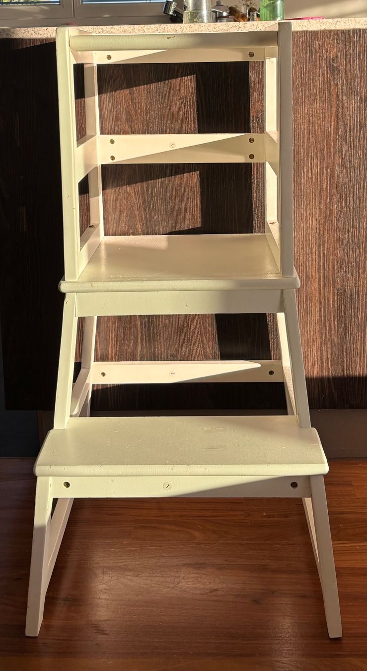 Kit di modellismo & Modellini statici: Lernturm/Kitchen Helper aus Holz, weiss. – Usato da St. Gallen venduto da AMEISENKOENIG 2