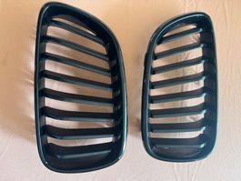 BMW M Performance F22/F23 – Calandres noires OEM neuves