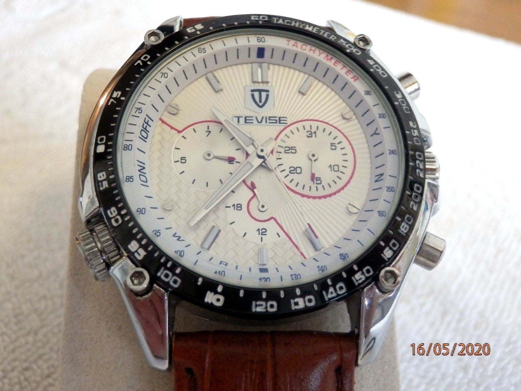 Uhren: Chronograph, Tevise, 42mm mit viel Deko. – Gebraucht aus Ueberstorf von dinbau 9