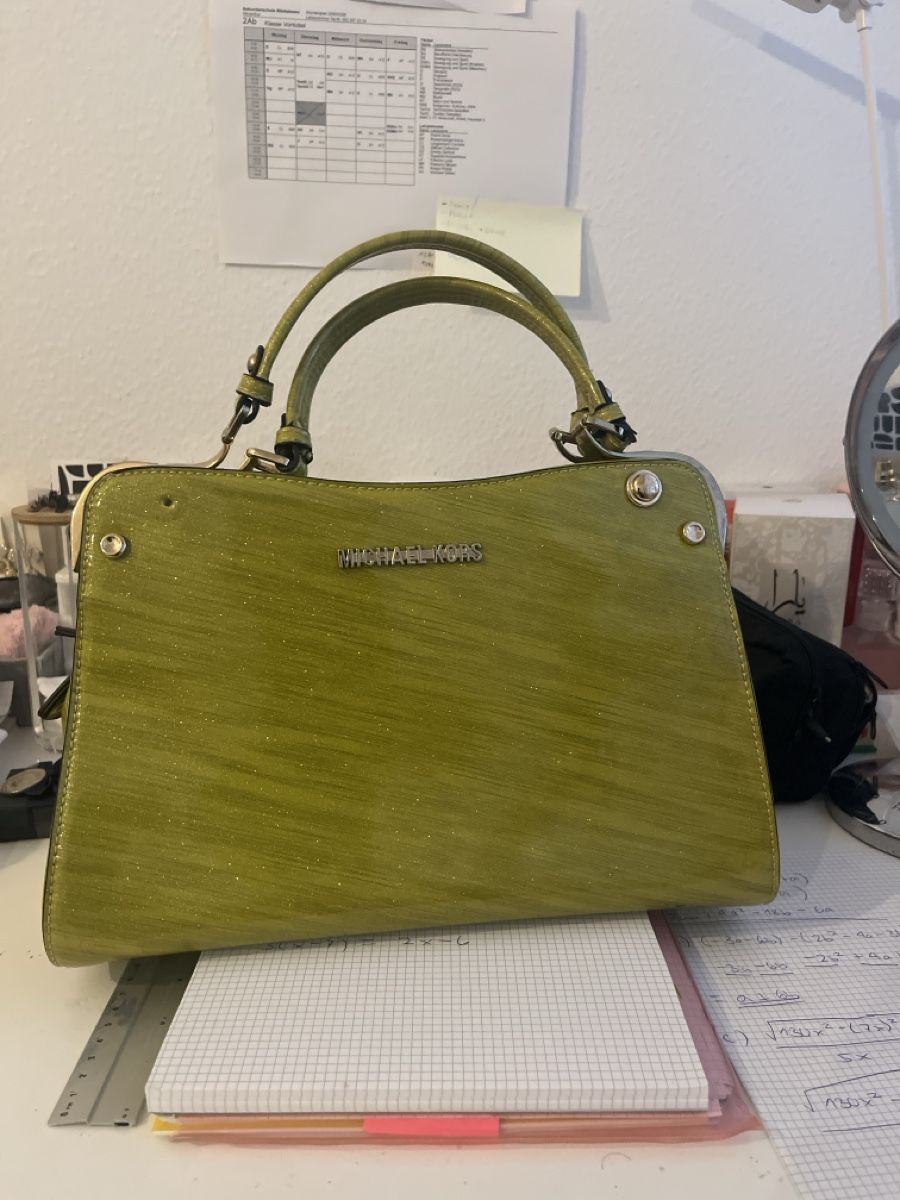 Michael Kors Borse da donna: Michael Kors Handtasche Leder grün  – Usato da Winterthur venduto da rat_cz9v