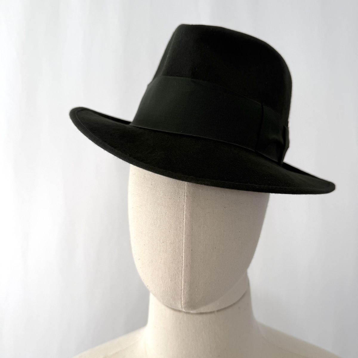 Borsalino Copricapi, berretti & cappellini: BORSALINO Vintage Hat – Usato da Emmen venduto da Colette-Juliette 1