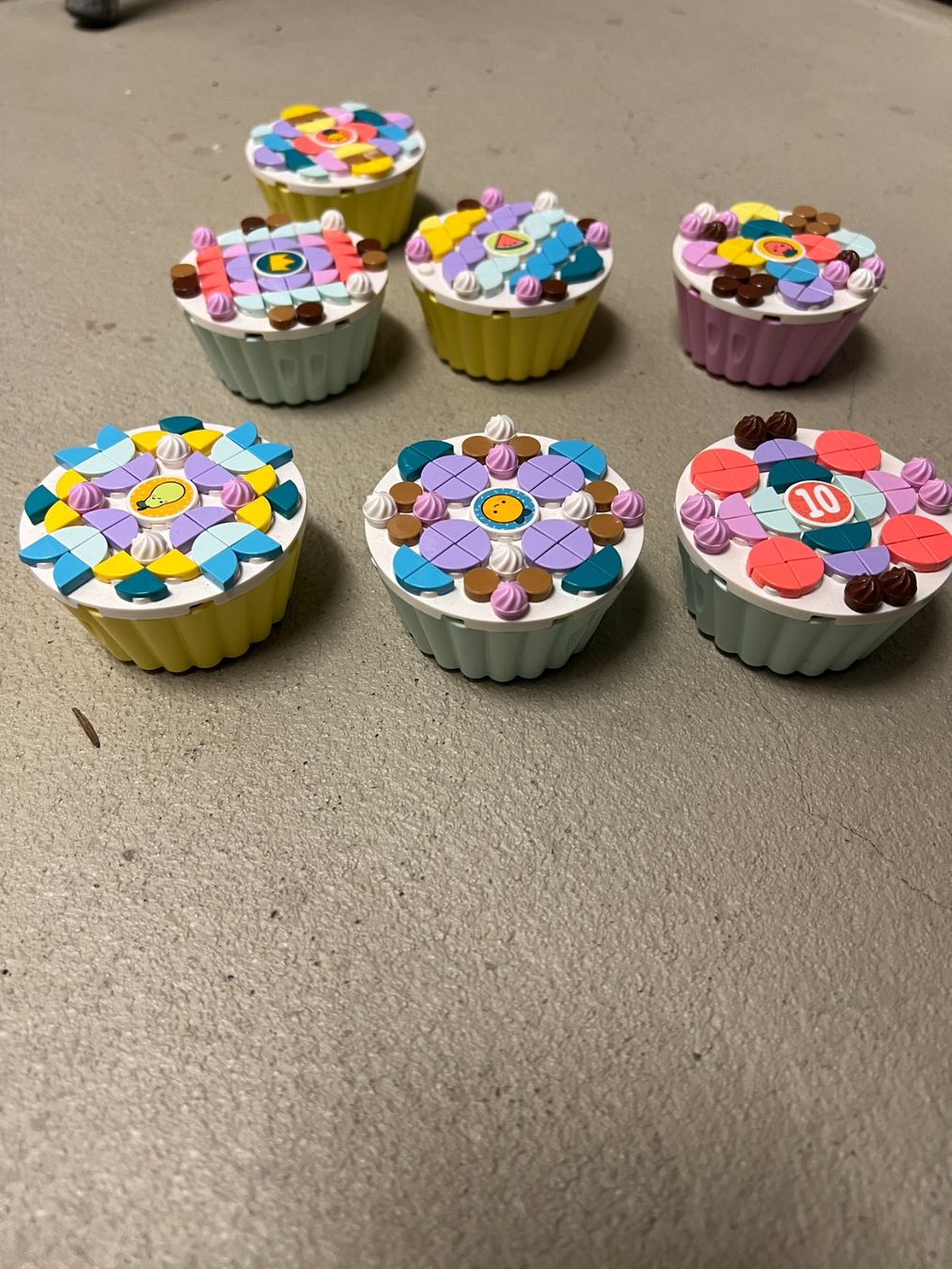 Lego Giocattoli: LEGO Dots Cupcake Partyset + div. Dots Sachen – Usato da Rümlang venduto da MelanieHelsi