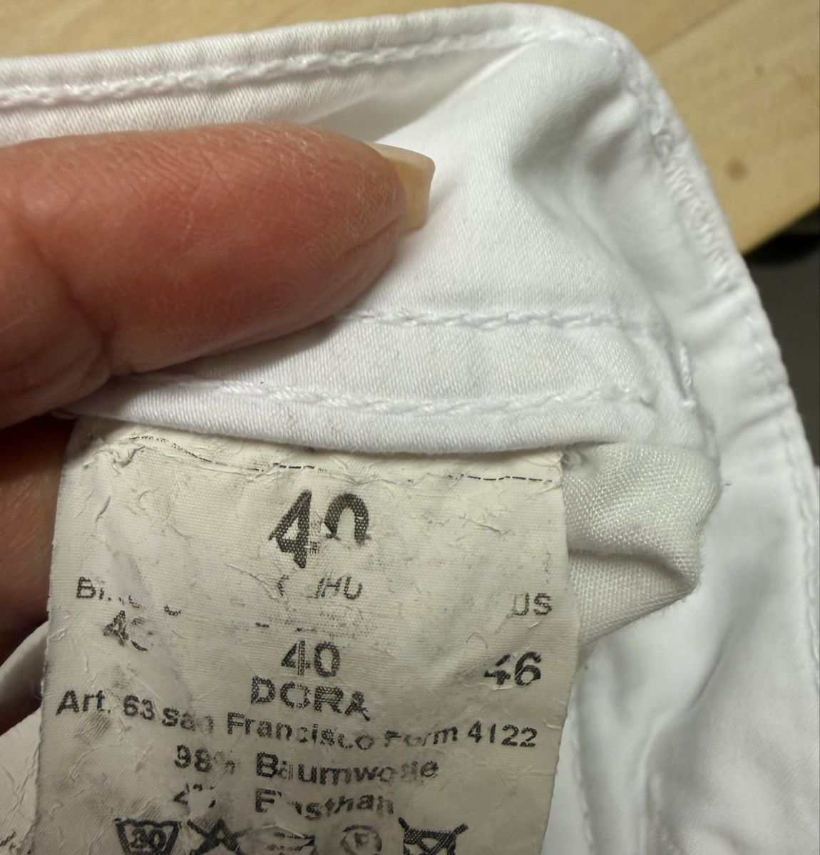 Pantaloni: Anna Montana Capri-Hose Weiss Gr. 40 – Usato da Lyss venduto da Sibella56 2