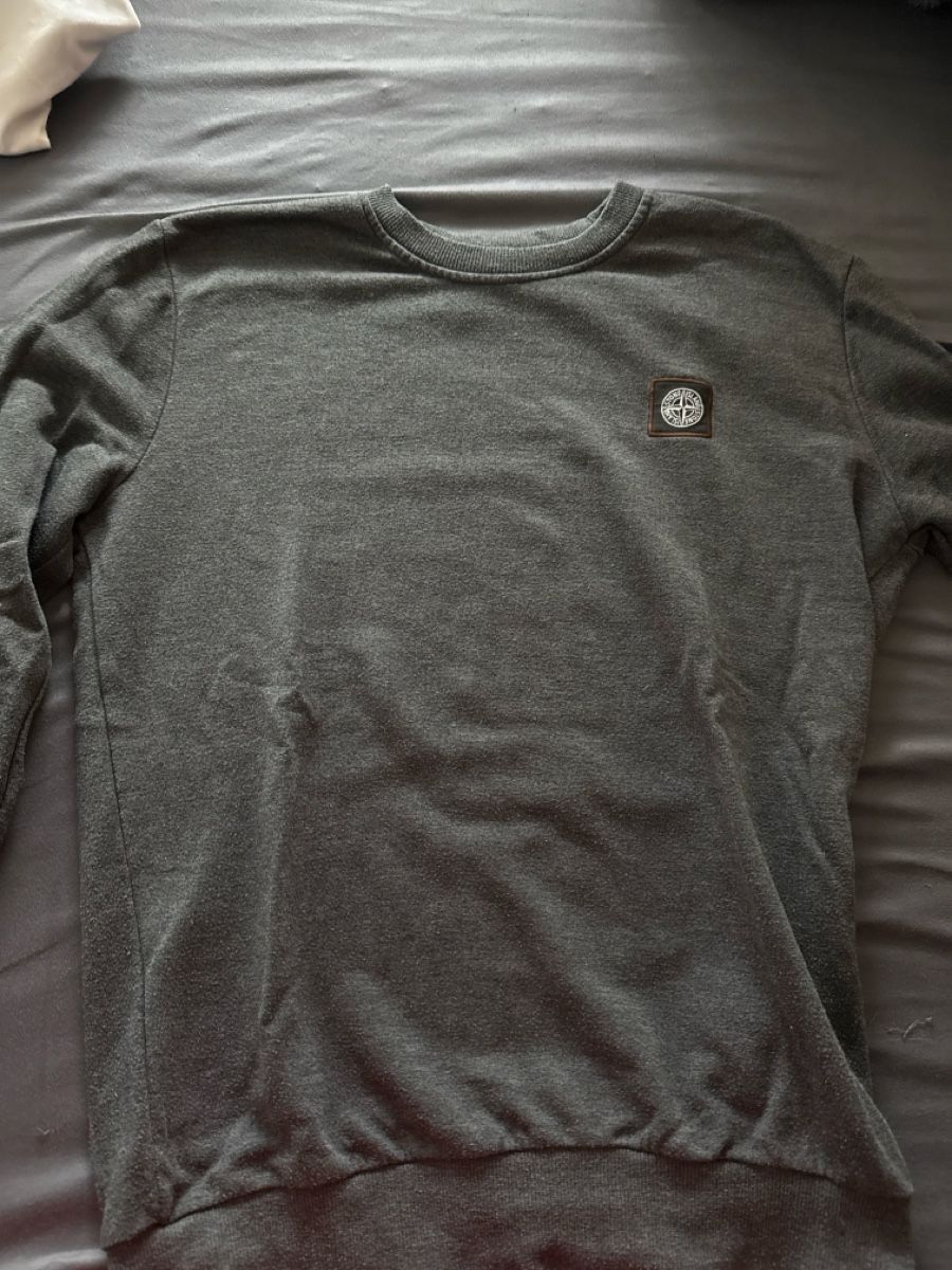 T-shirt: stone island sweatshirt – Usato da Rudolfstetten venduto da sea_5pw7