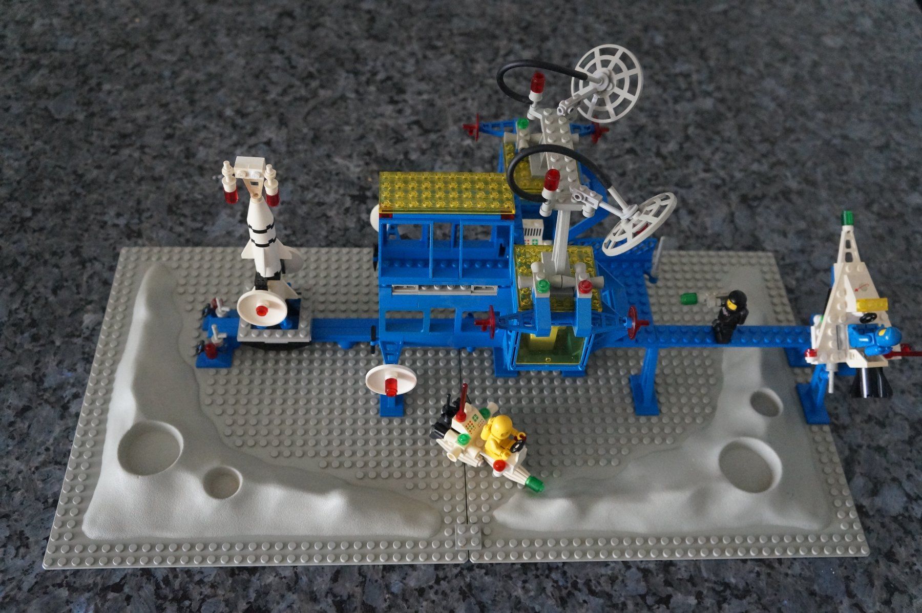 Lego Giocattoli: Lego Space Raumstation 6971 – Usato da bronschhofen venduto da blackpearl01