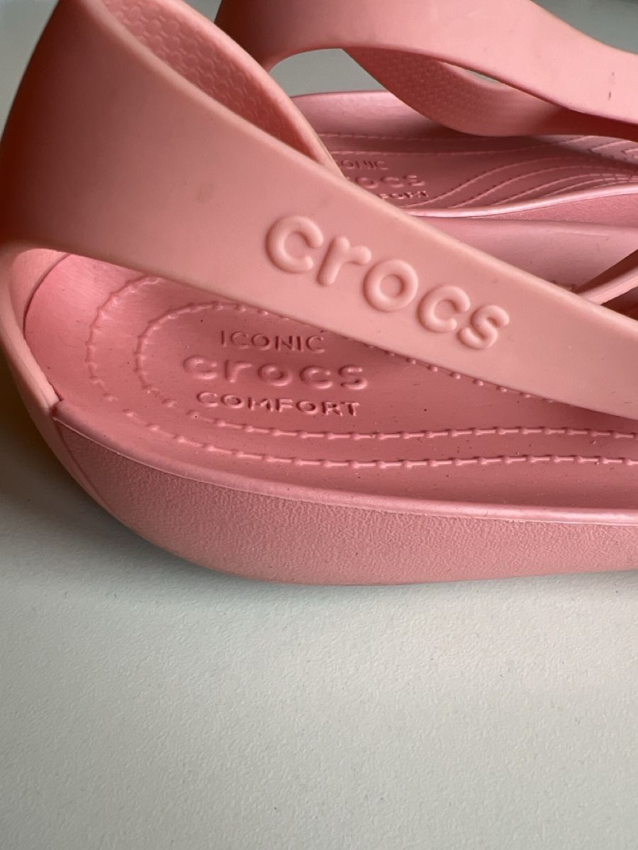 Chaussures femmes: Crocs Iconic Comfort – D'occasion à Mörel par Emozia 1