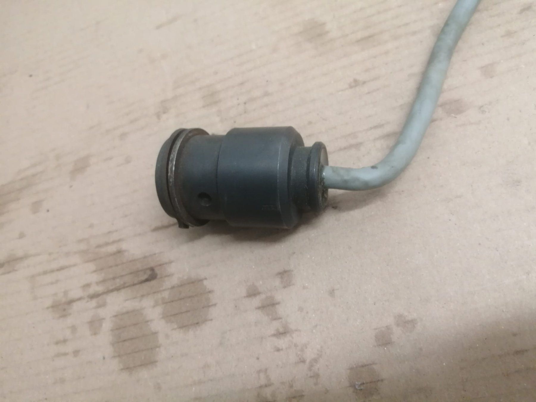 Spine: Elektro Stecker V90 OilQuick 4115145 – Usato da Tägerschen venduto da barossa13 3