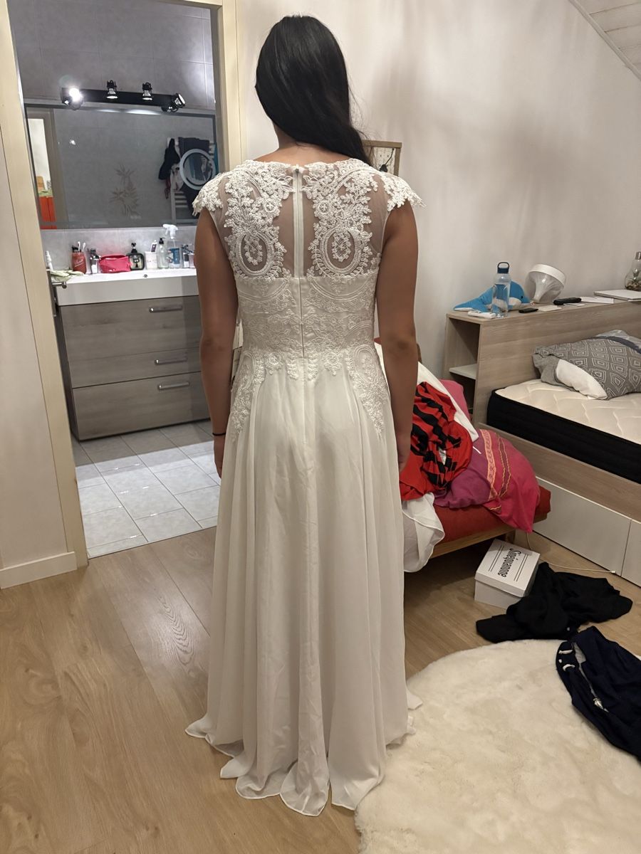 Robes: Robe de mariée – Neuf (Voir description) à Jussy par ver_bk9z 1