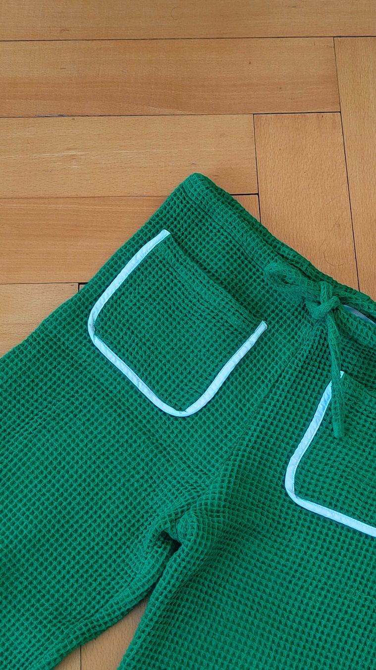 Hosen: Pantalon vert LA VESTE – Gebraucht aus Lausanne von clog 1