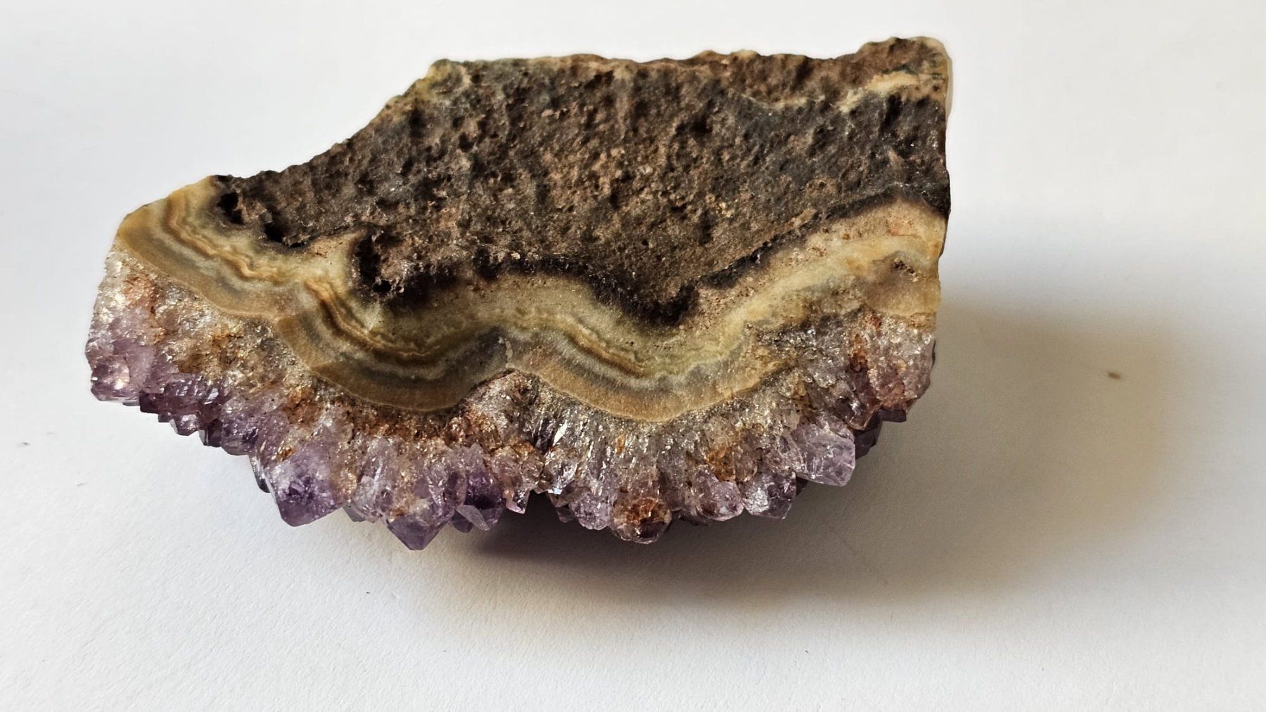 Mineralien & Heilsteine: Amethyst Crystal Cluster on Agate Base – Gebraucht aus St-Légier-Chiésaz von nig_dk7p 1