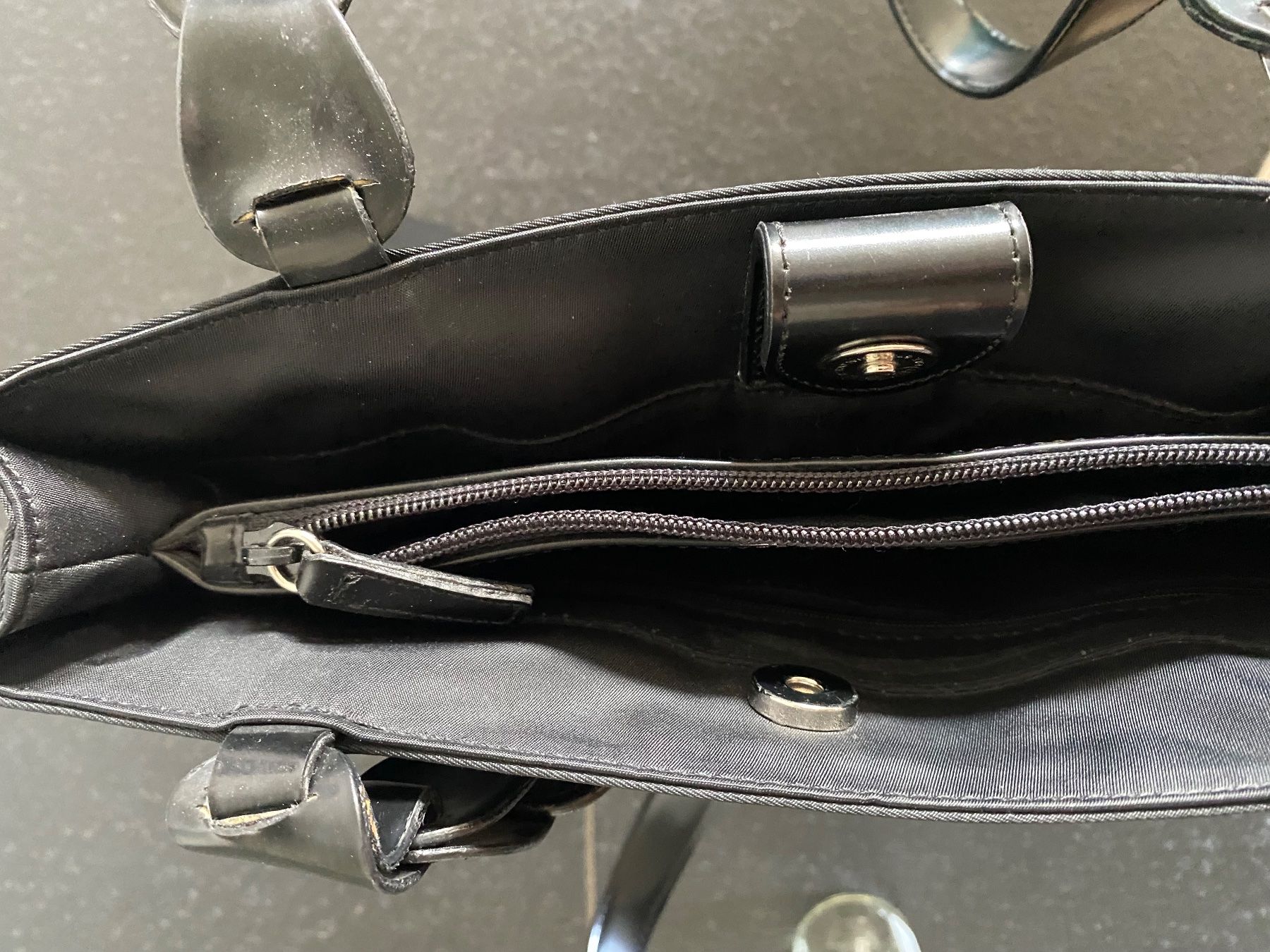Guess Borse da donna: Guess Tasche – Usato da Lützelflüh-Goldb venduto da flu_q9tg 3