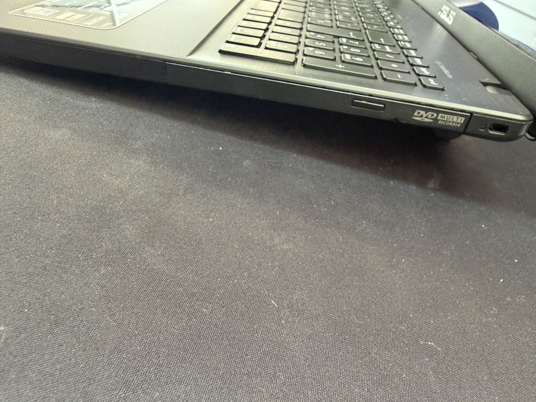 Asus Portables: Asus R513C Laptop – D'occasion à Zizers par Digitag0 5
