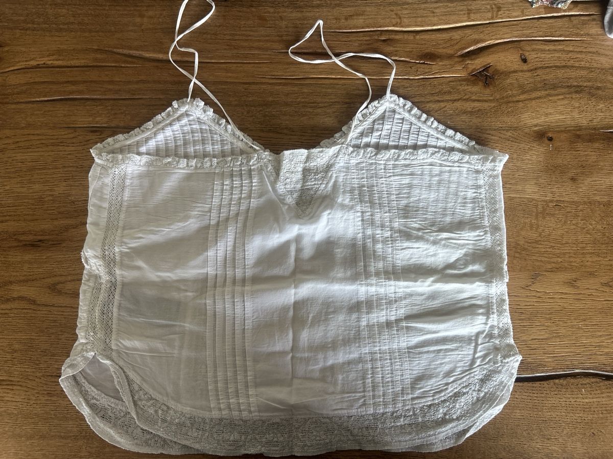Zadig & Voltaire Top: ZADIG & VOLTAIRE Top blanc dentelle L  – Usato da St-Aubin-Sauges venduto da vildfr 1