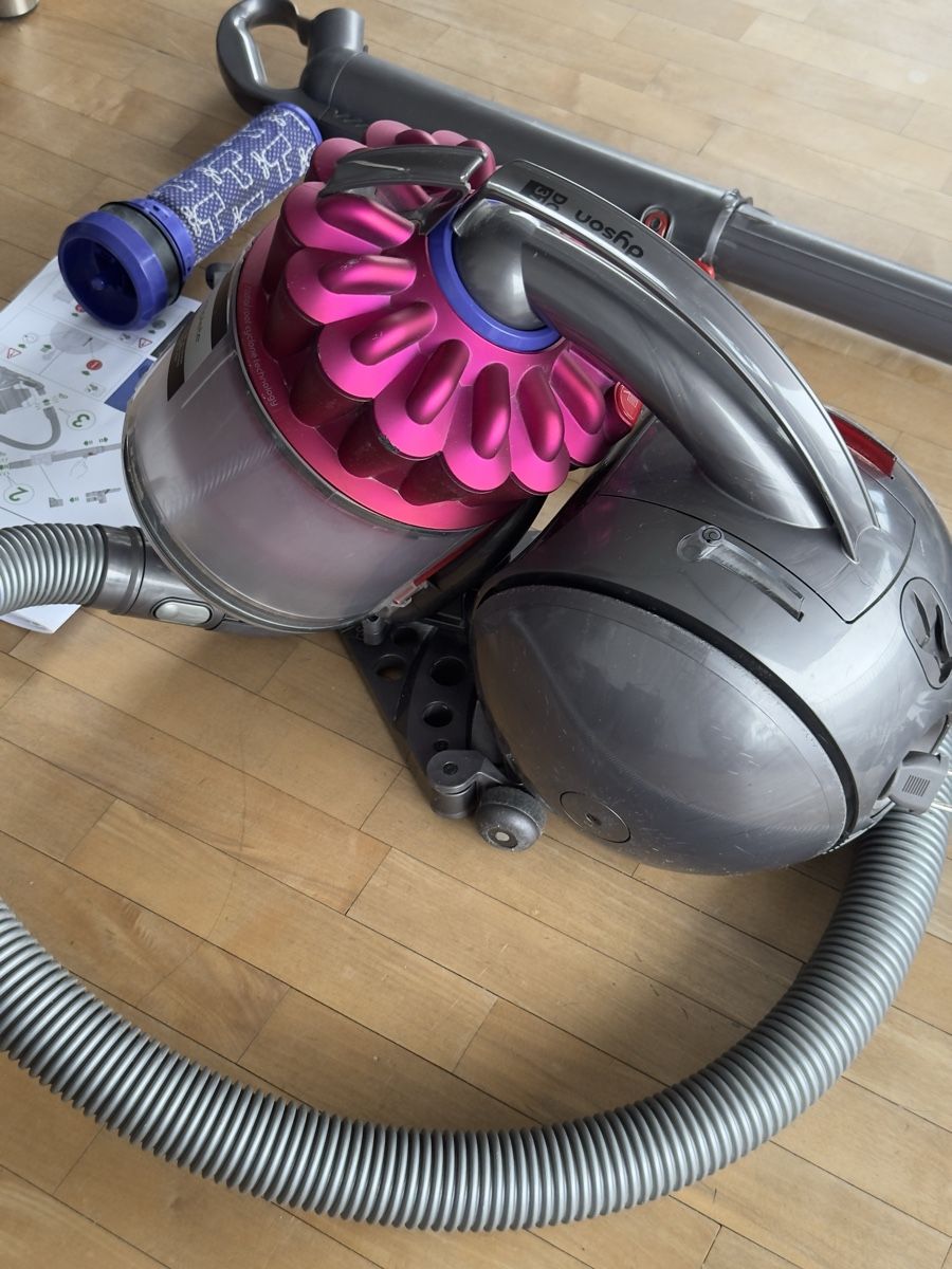 Dyson Staubsauger & Zubehör: Dyson Ball DC37 animal complete + Triggerhead Staubsauger – Gebraucht aus Kriens von  4