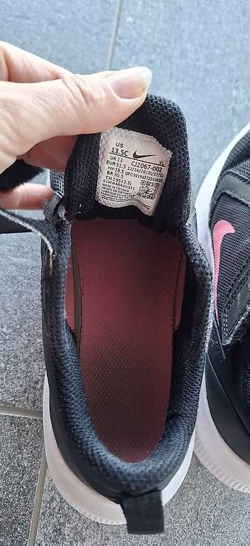 Scarpe per ragazze: Scarpe da ginnastica Nike 31,5  – Usato da Davesco-Soragno venduto da che_6rwb 2