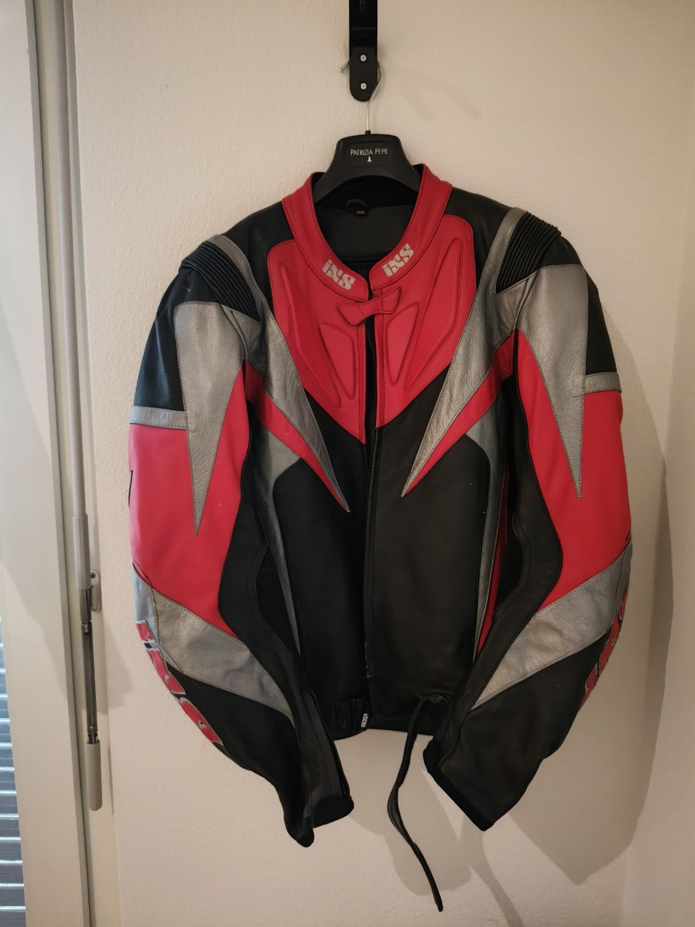 IXS Giacche: Motorrad Lederjacke  – Usato da Volketswil venduto da rokoloko
