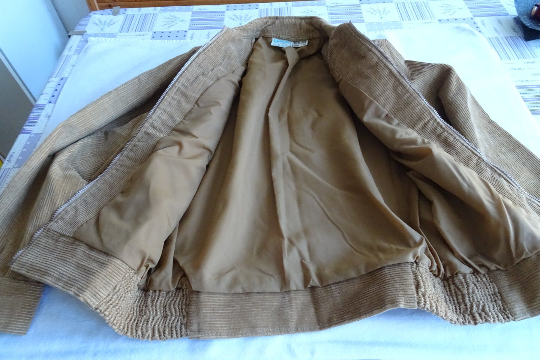 Giacche: Manchester Jacke hellbraun ca Gr. 42 – Usato da Strengelbach venduto da schmetterling20 4