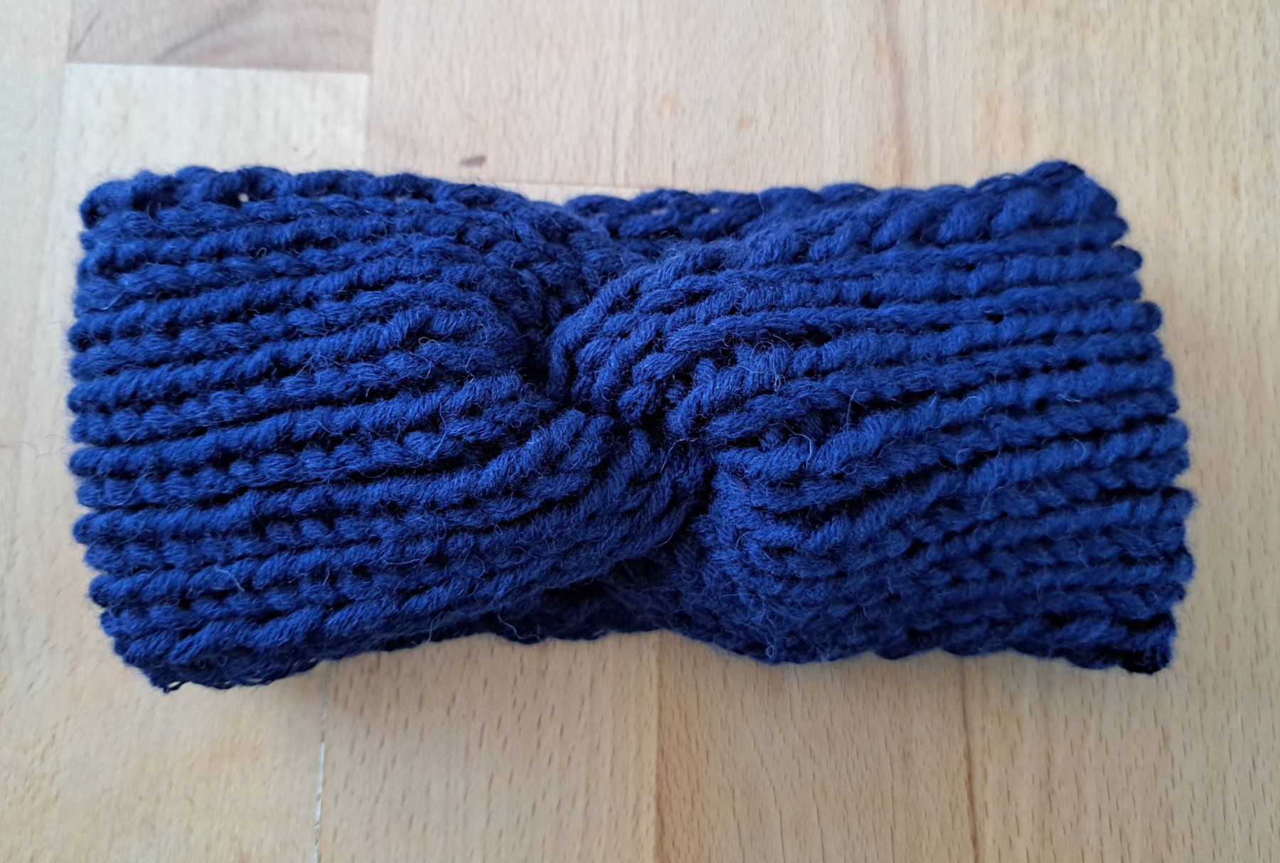 Copricapi, berretti & cappellini: Schönes handgestricktes Stirnband – Nuovo (secondo la descrizione) da Waldenburg venduto da Sysilu