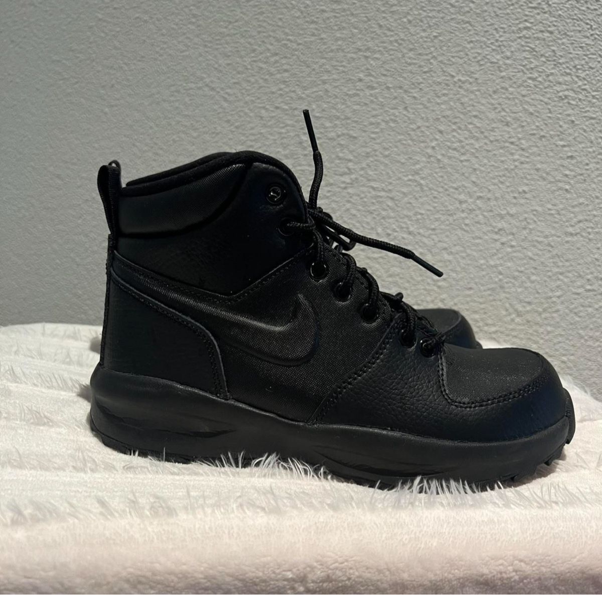 Nike Scarpe per ragazzi: Nike Manoa Leather Winterboots – Nuovo (secondo la descrizione) da Niederbipp venduto da closetbynessa 1