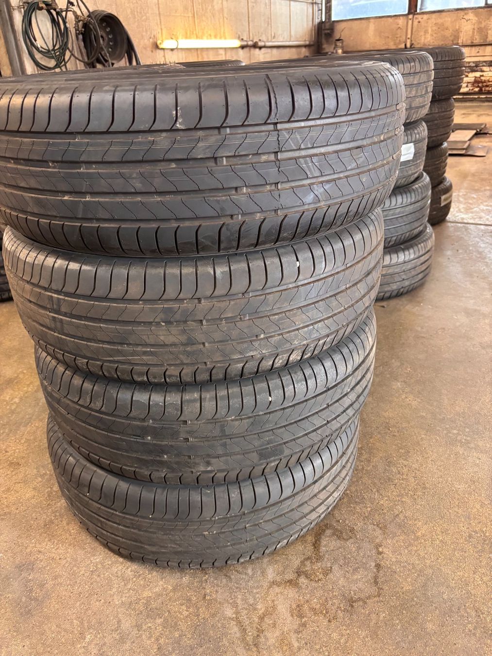 Bridgestone Pneumatici & Ruote complete: 4 Sommerreifen 215/65R16 – Usato da Burgdorf venduto da AutoAGToyotaBurgdorf 1