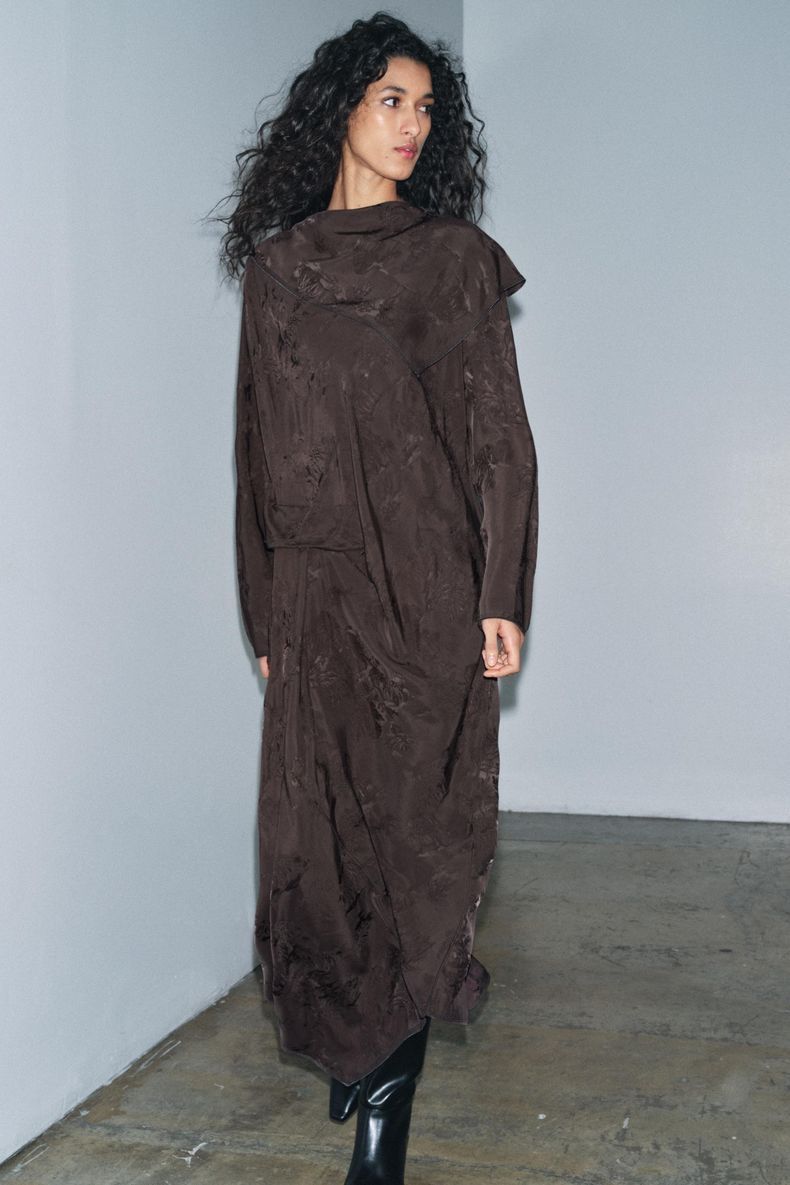 Zara Robes: Jacquard Kleid mit Struktur – D'occasion à Siebnen par koschitoschi 1