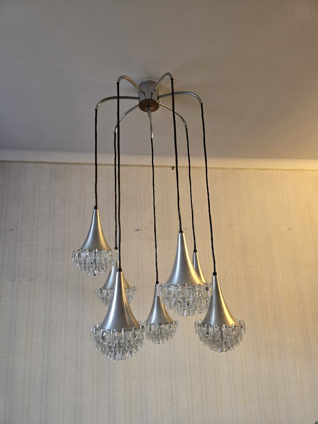 Kronleuchter & Deckenlampen: Hustadt Pendel Deckenleuchte mit 7 Glas Lampen, Silber – Gebraucht aus Zofingen von Loop_ReSale 1