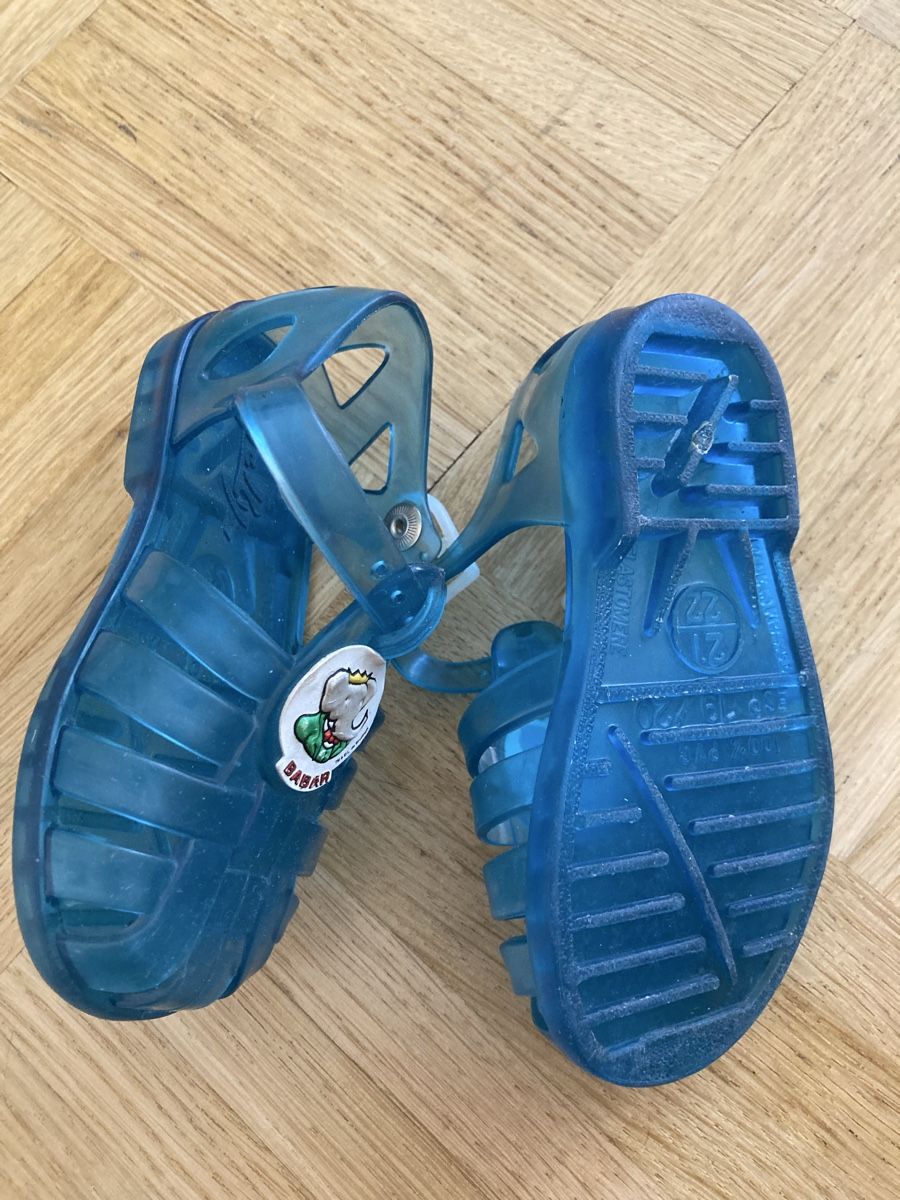 Scarpe per ragazzi: Sandales de plage plastique taille 21/22 – Usato da Genève venduto da Eschindler 1