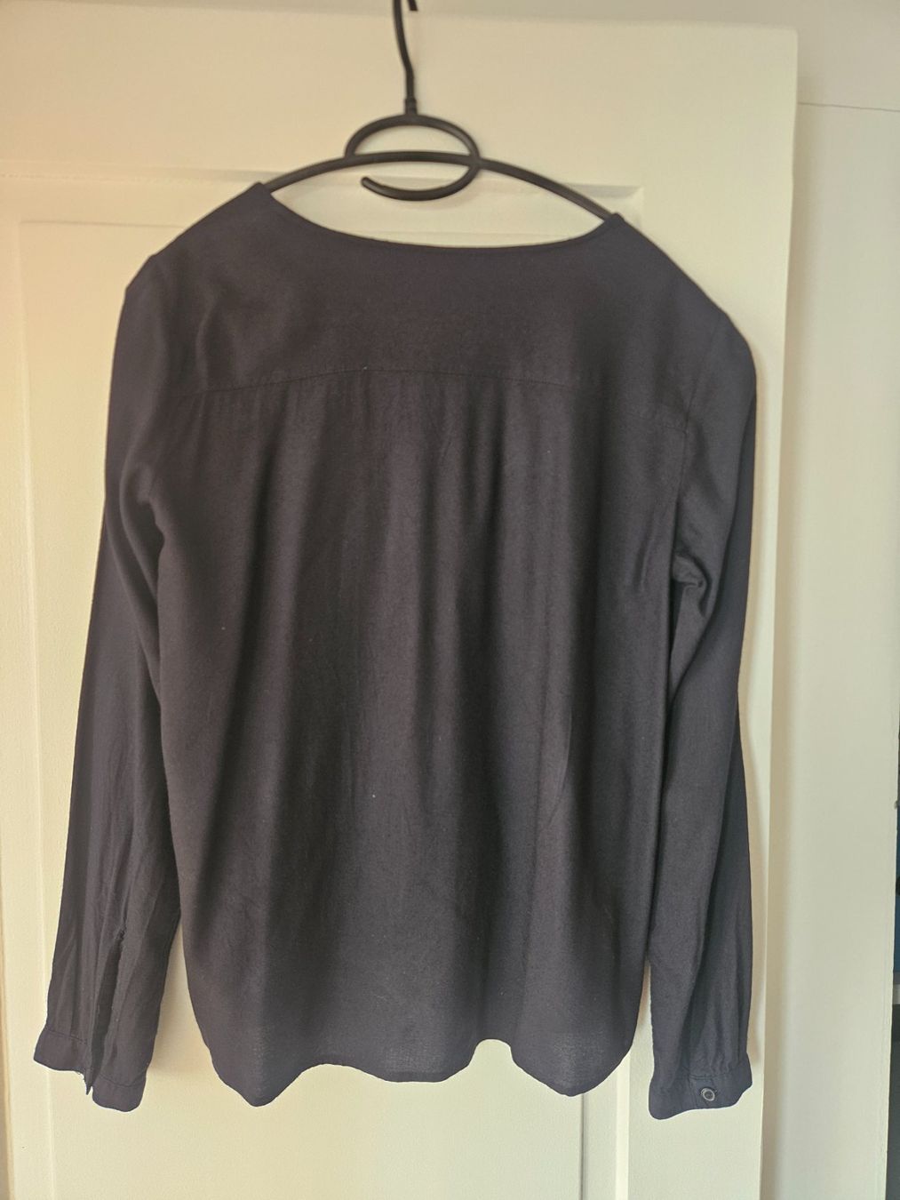Vero Moda Camicette: Schwarze Bluse mit V-Ausschnitt, Gr. M – Usato da Zürich venduto da anna_r26m 3