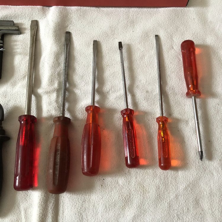 Lot Werkzeug, Schraubenzieher Zange Inbus Hammer (Gebraucht) in ...