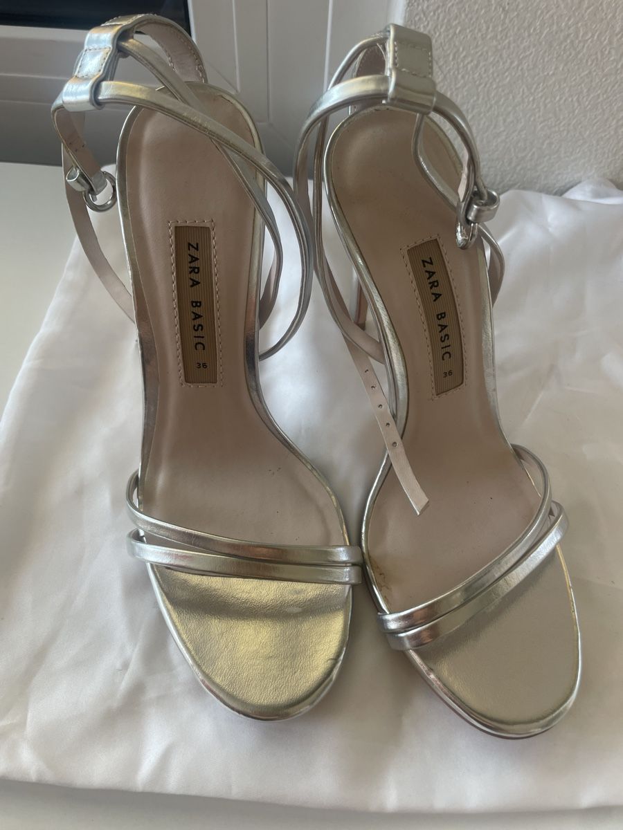 Scarpe da donna: Silberne Zara High Heels, Gr. 36, Partyschuhe – Nuovo (secondo la descrizione) da Winterthur venduto da Lili3435