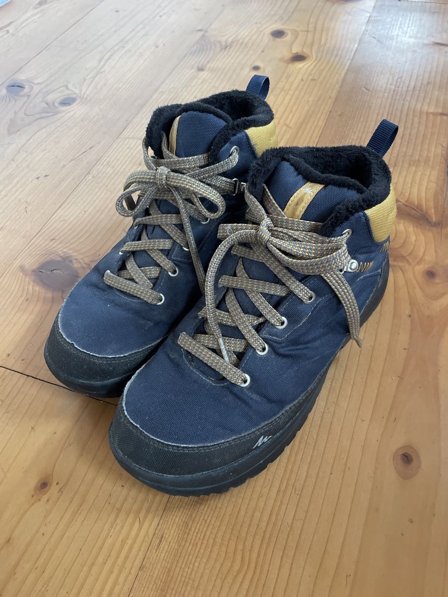 Decathlon Scarpe da uomo: Chaussures de randonnée Quechua fourrées imperméables (40) – Usato da Oberrieden venduto da fre_5vvl