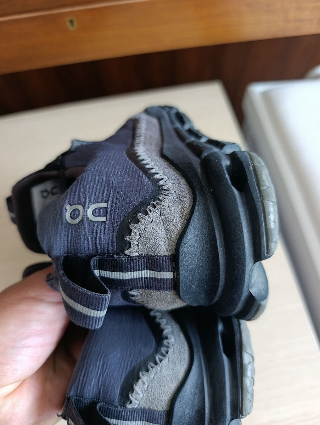 Herrenschuhe: On Running Cloud sneakers dark grey good condition – Gebraucht aus Monthey von Sws5 3