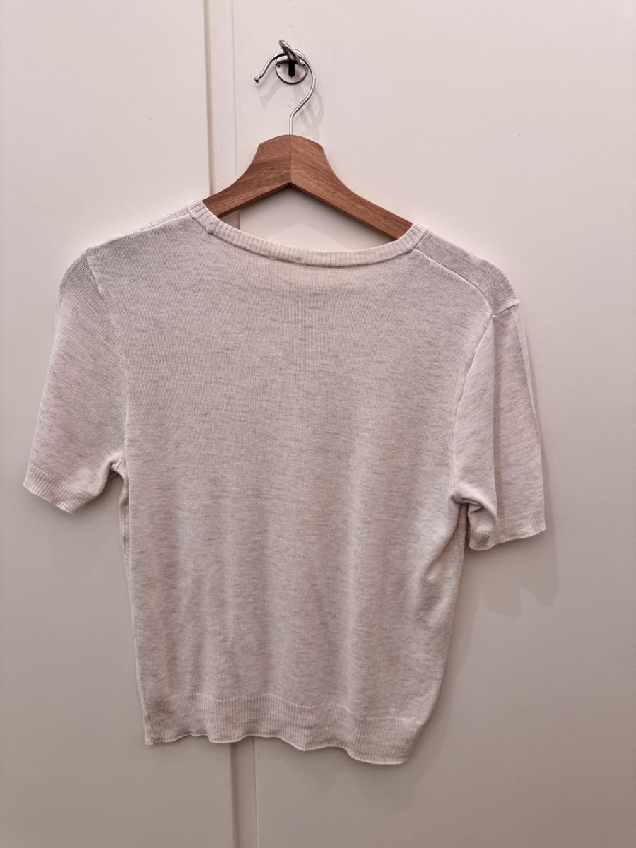 Top: Light Top: Minimalist style, size M – Usato da Zürich venduto da Flao_78376 1