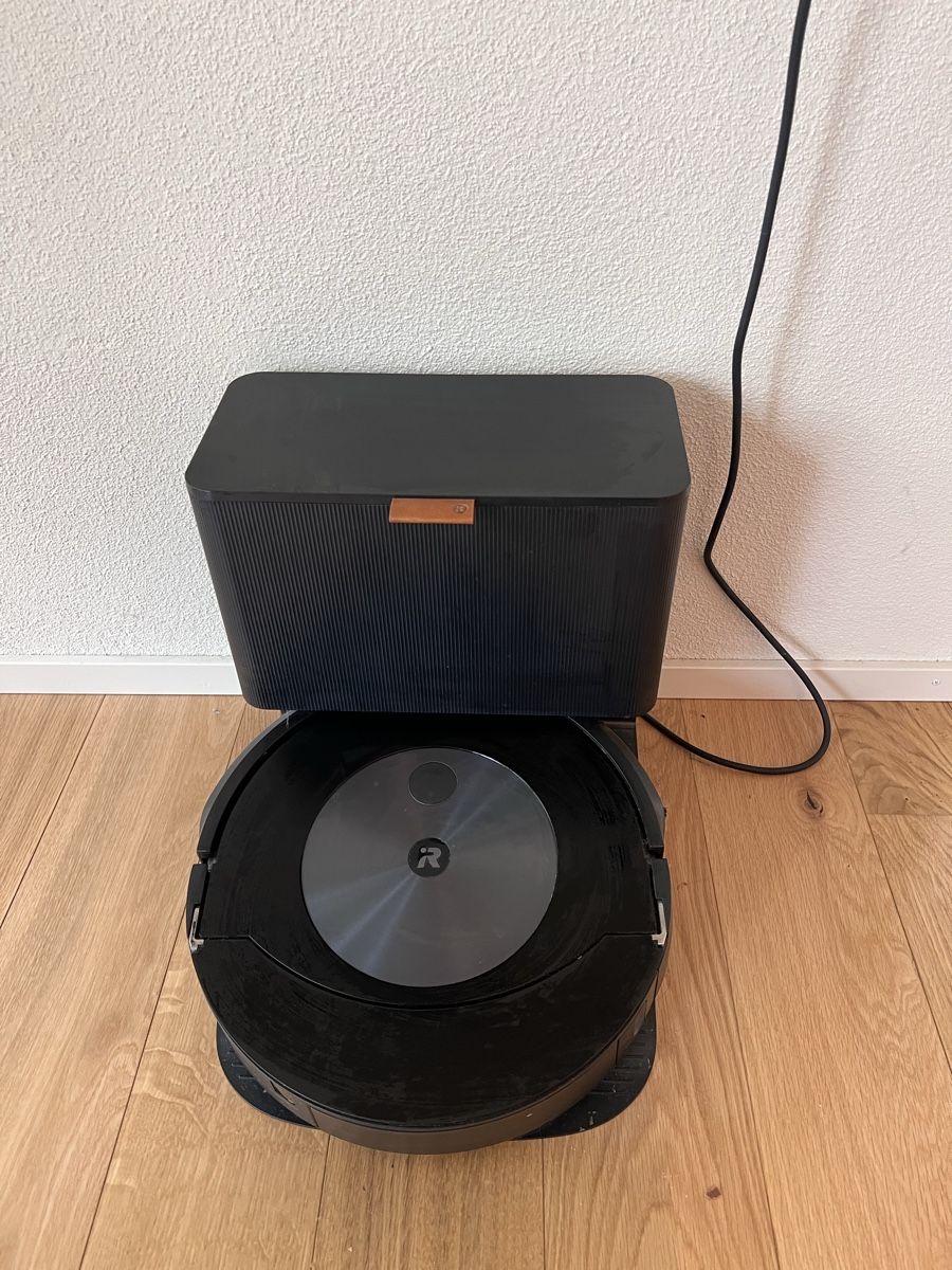 Irobot Aspirapolveri & Accessori: iRobot Roomba j7+ Saug und wischroboter – Usato da Muri AG venduto da D_brunner2 1