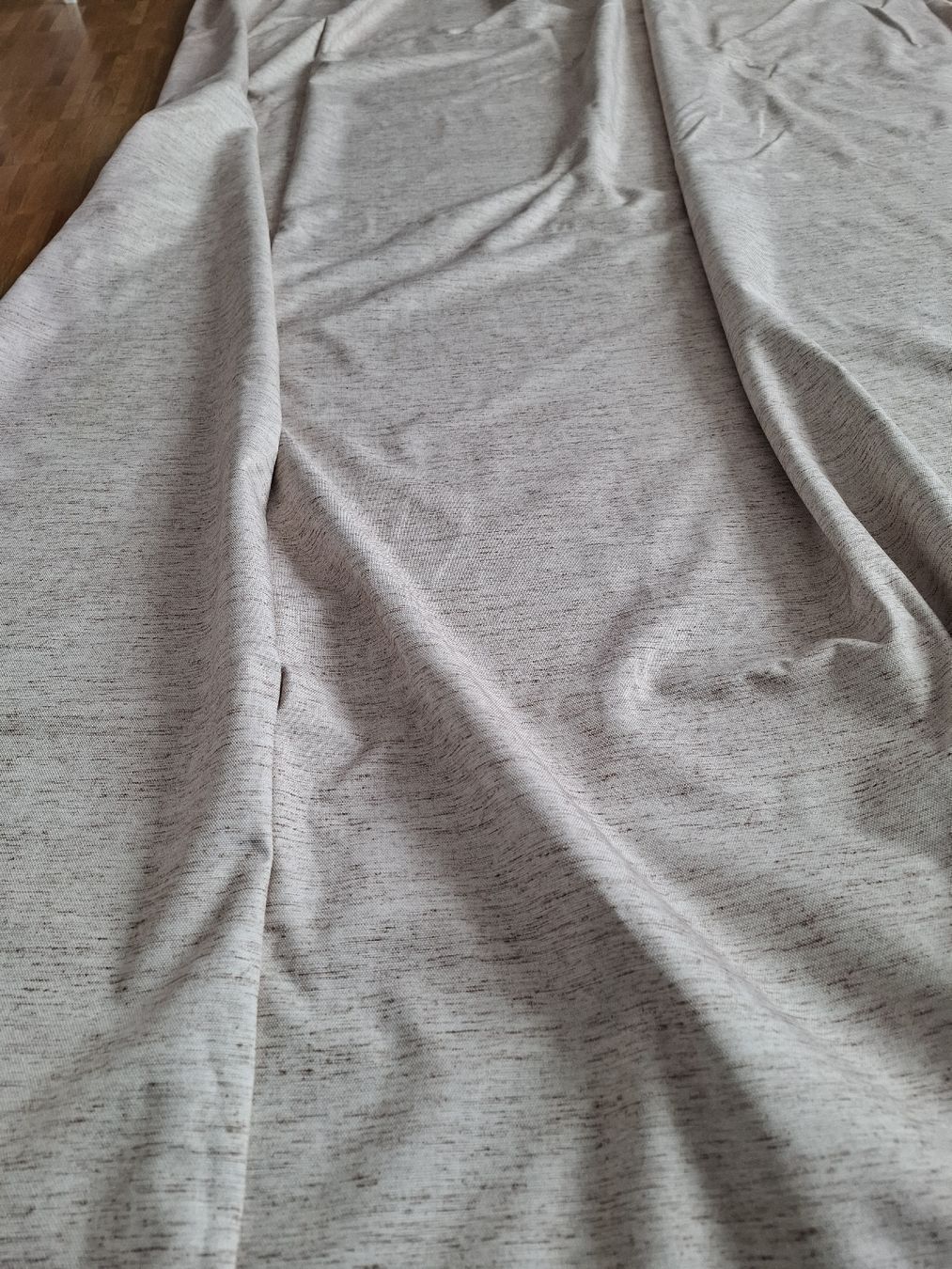 Tende: Vorhänge/Gardinen blickdicht beige/weiss – Usato da Rotkreuz venduto da PrelovedPicks 2